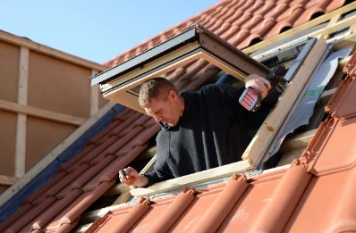 Pose de fenêtres de toit Velux à Guéreins